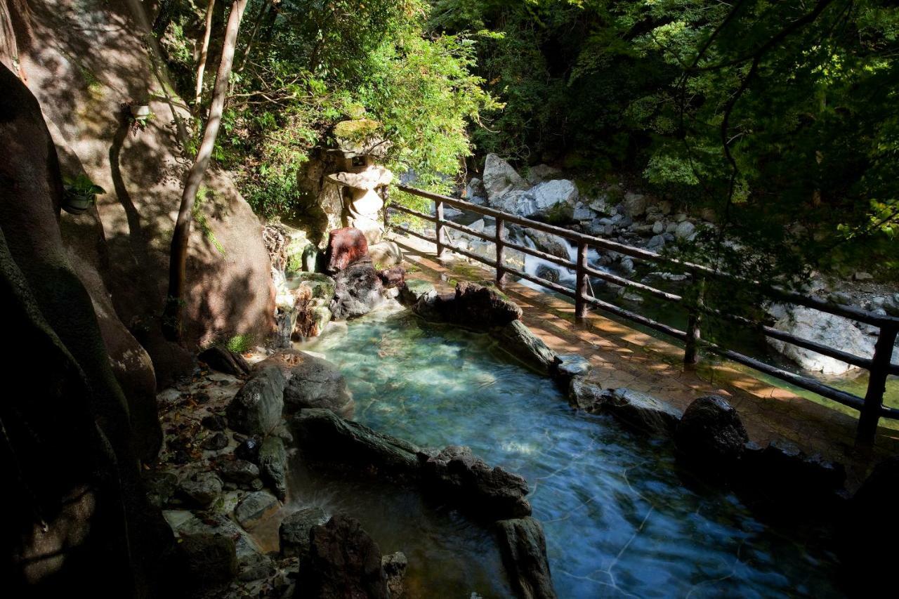 Hananosato Onsen Sansuikan Такацуки Экстерьер фото